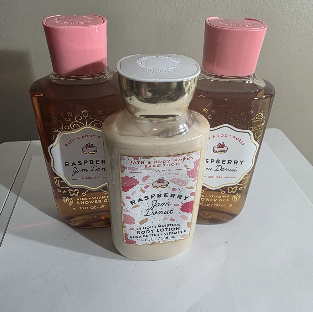 DISCONTINUED BATH AND BODY WORKS RASPBERRY JAM DONUT